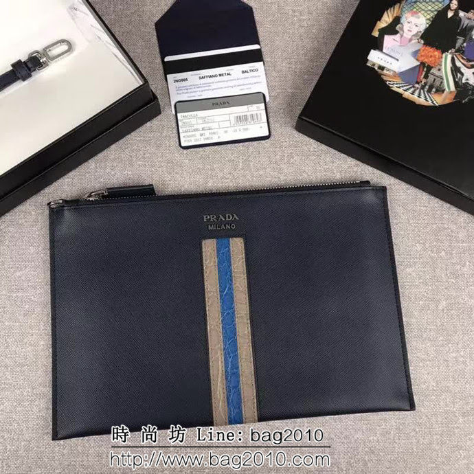 PRADA普拉達 專櫃最新款 限量版 十字紋牛皮 男士手包 2NG005 DD1895